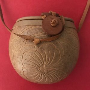 Handcrafted Crossbody Coconut & Leather handbag